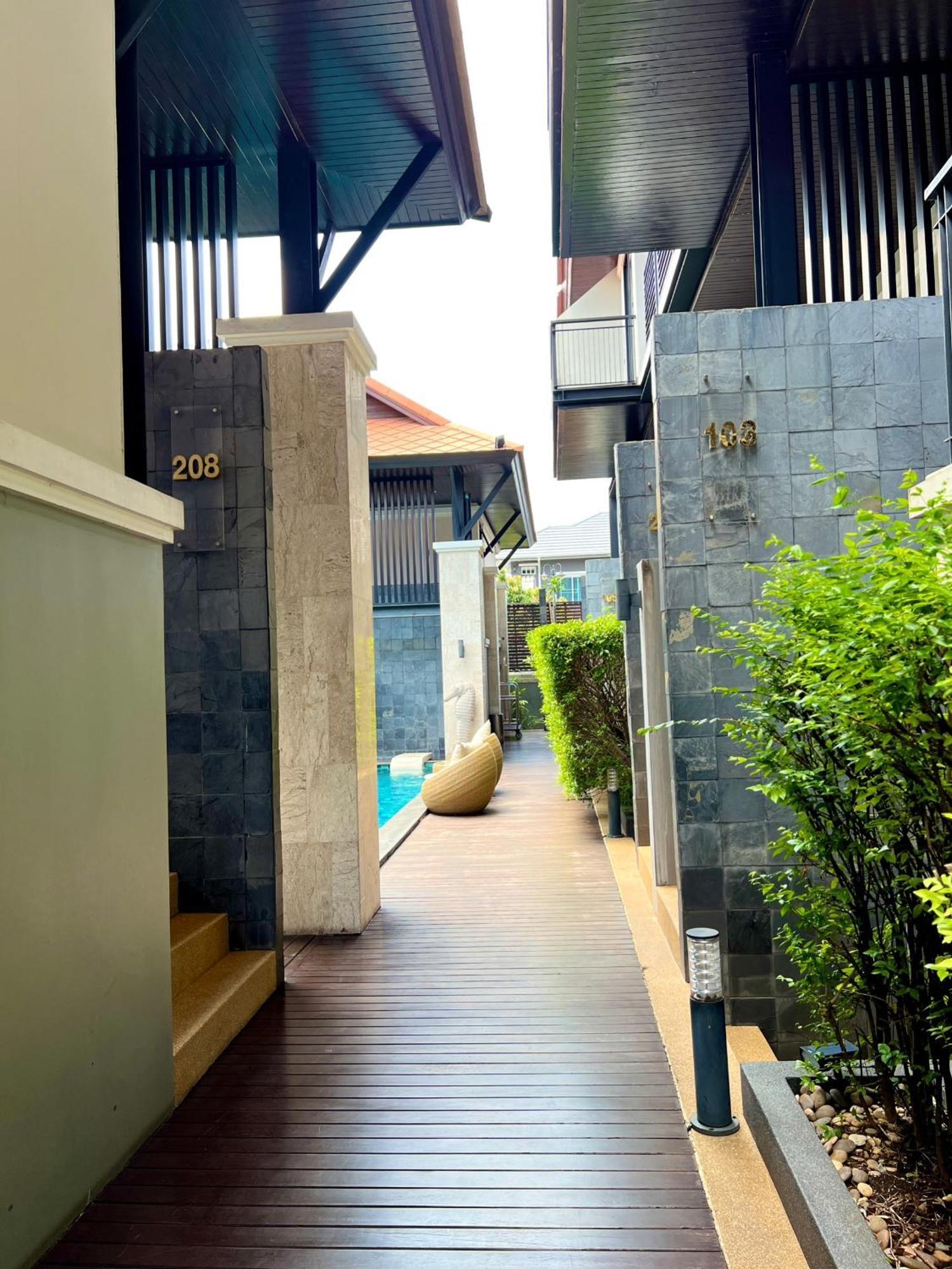 Yotaka Bangkok Hotel Exterior photo
