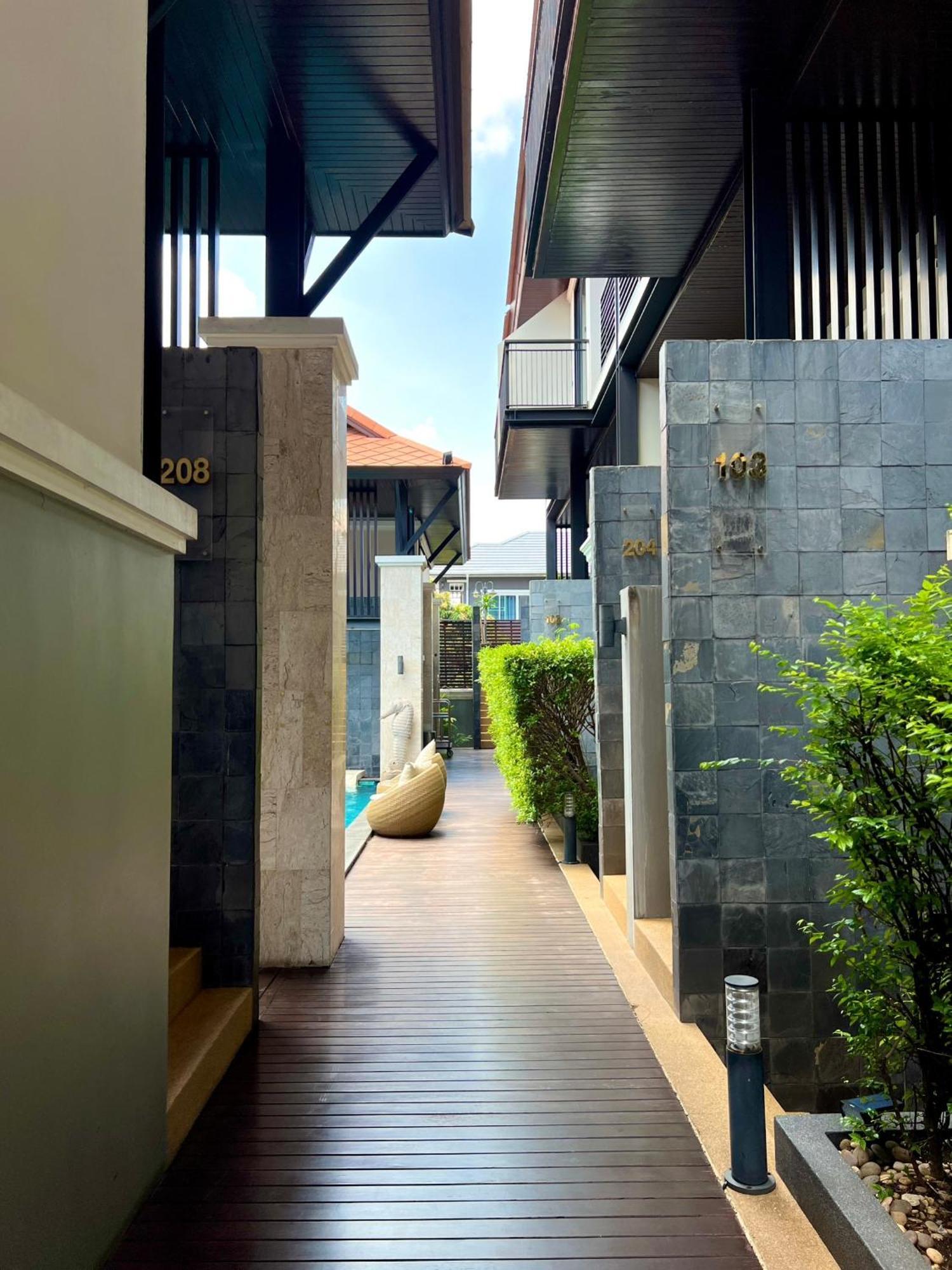 Yotaka Bangkok Hotel Exterior photo