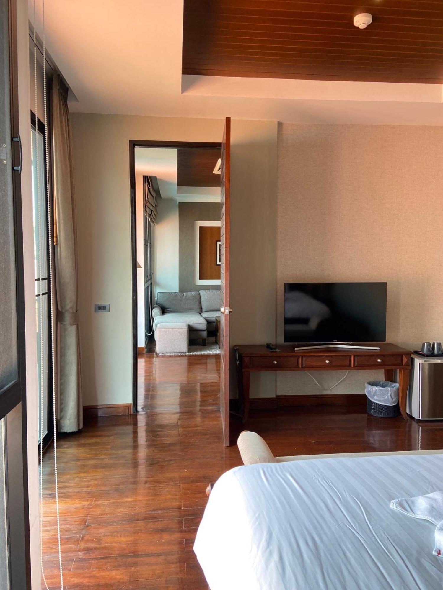 Yotaka Bangkok Hotel Exterior photo