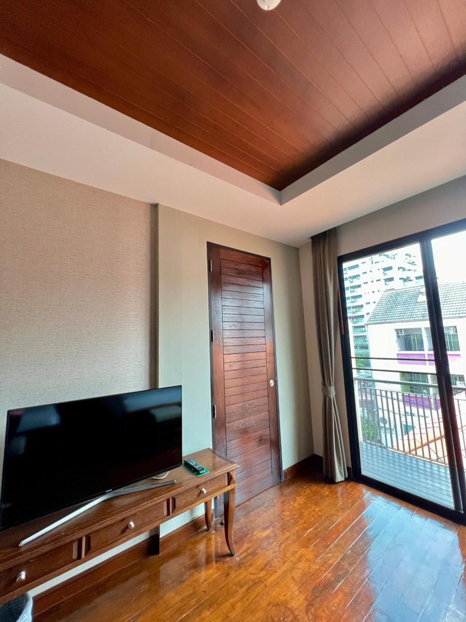 Yotaka Bangkok Hotel Exterior photo